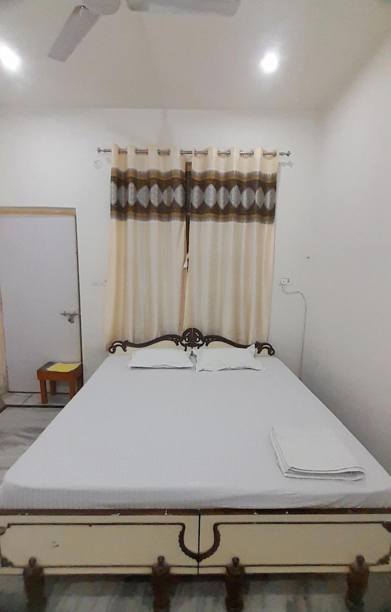 Kanak Home Stay Varanasi Exterior foto